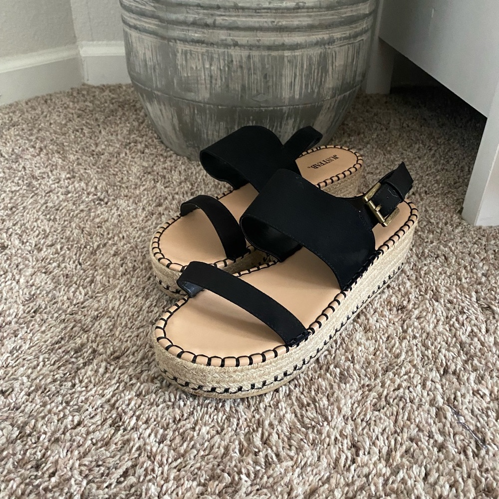 Black sandal